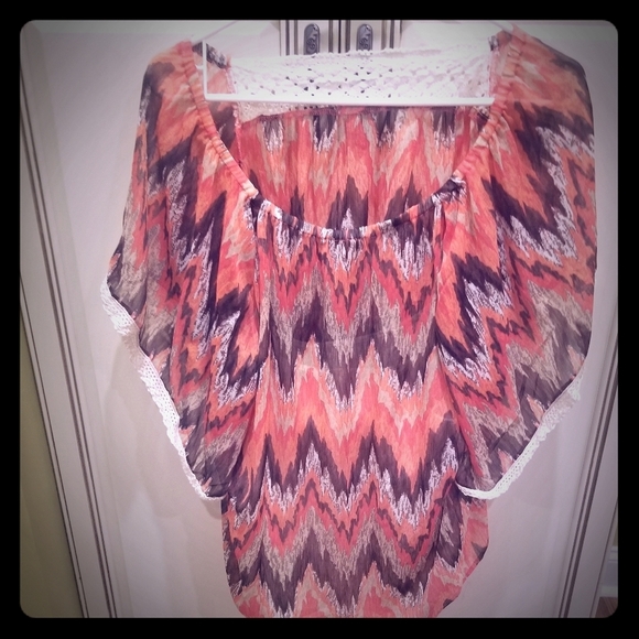 Women’s multi color blouse chevron design - Picture 1 of 1